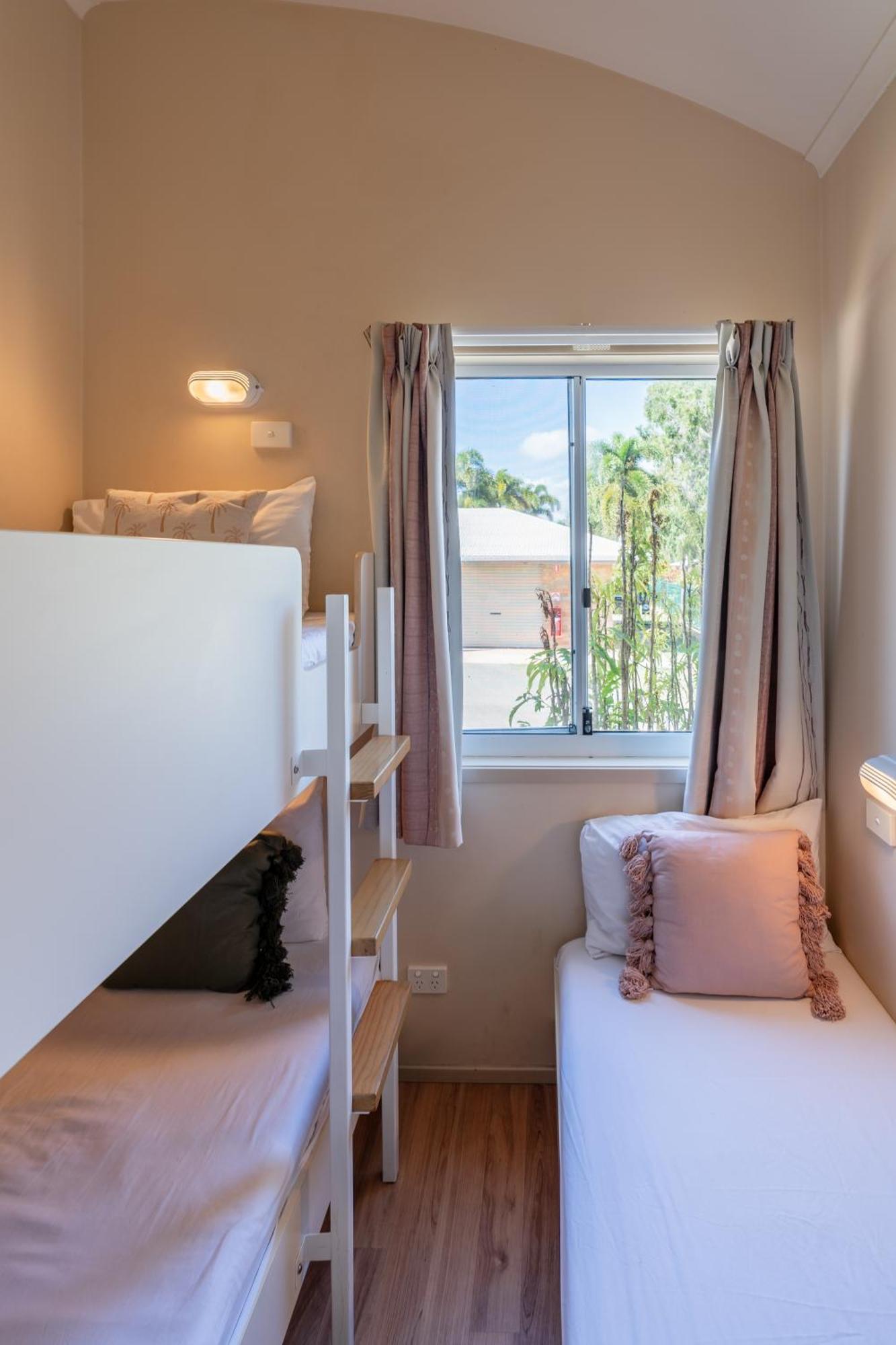 Tasman Holiday Parks - Rollingstone Esterno foto