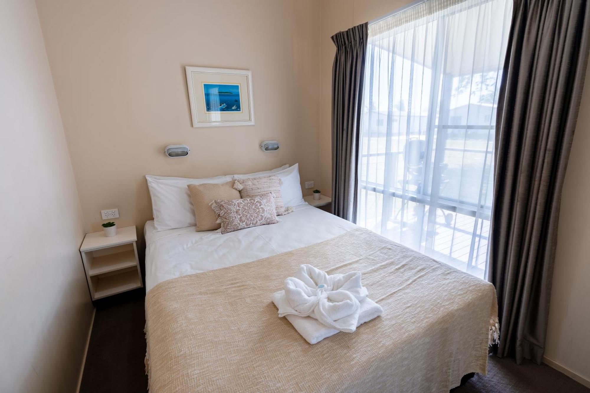 Tasman Holiday Parks - Rollingstone Esterno foto
