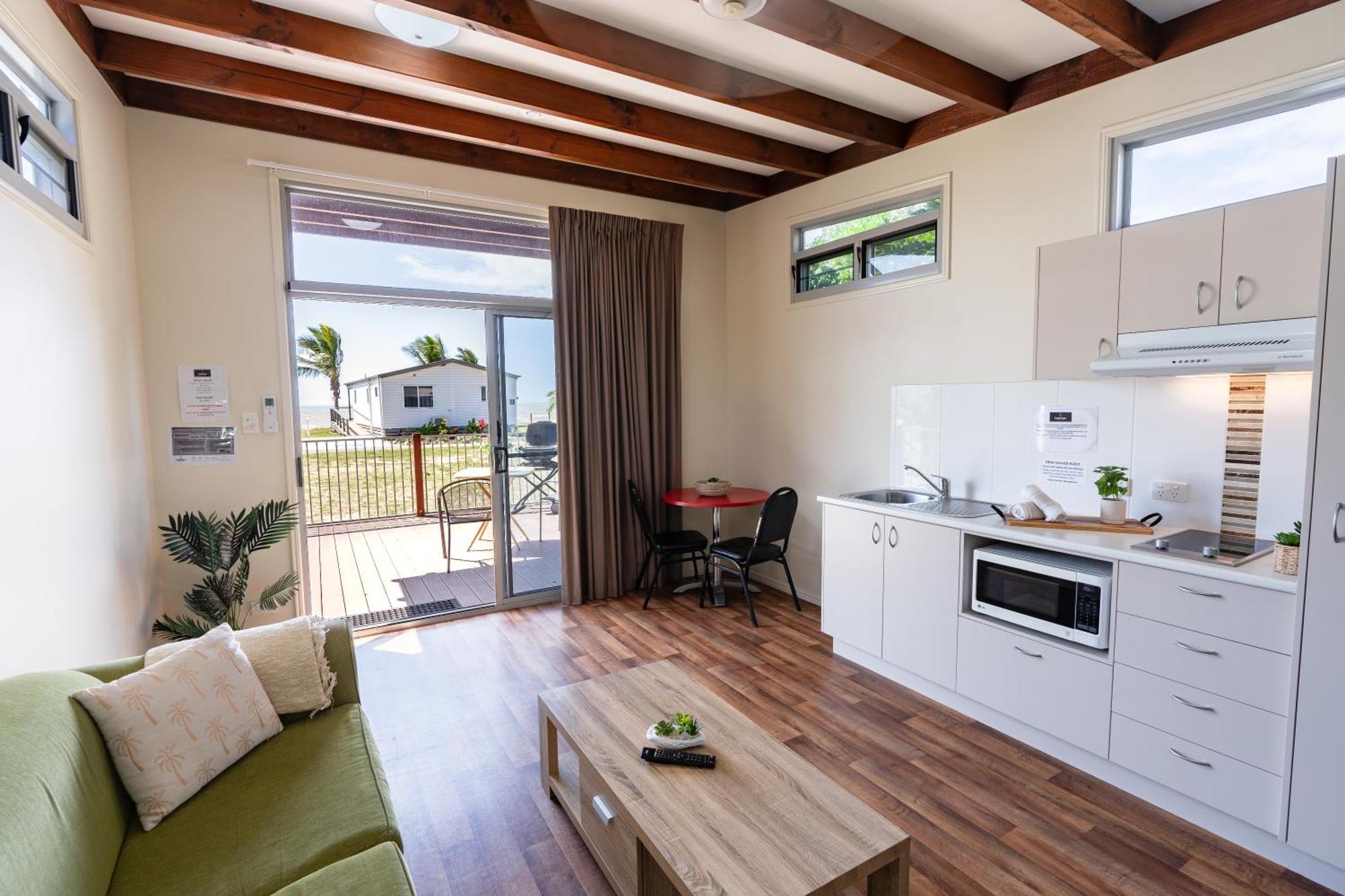 Tasman Holiday Parks - Rollingstone Esterno foto