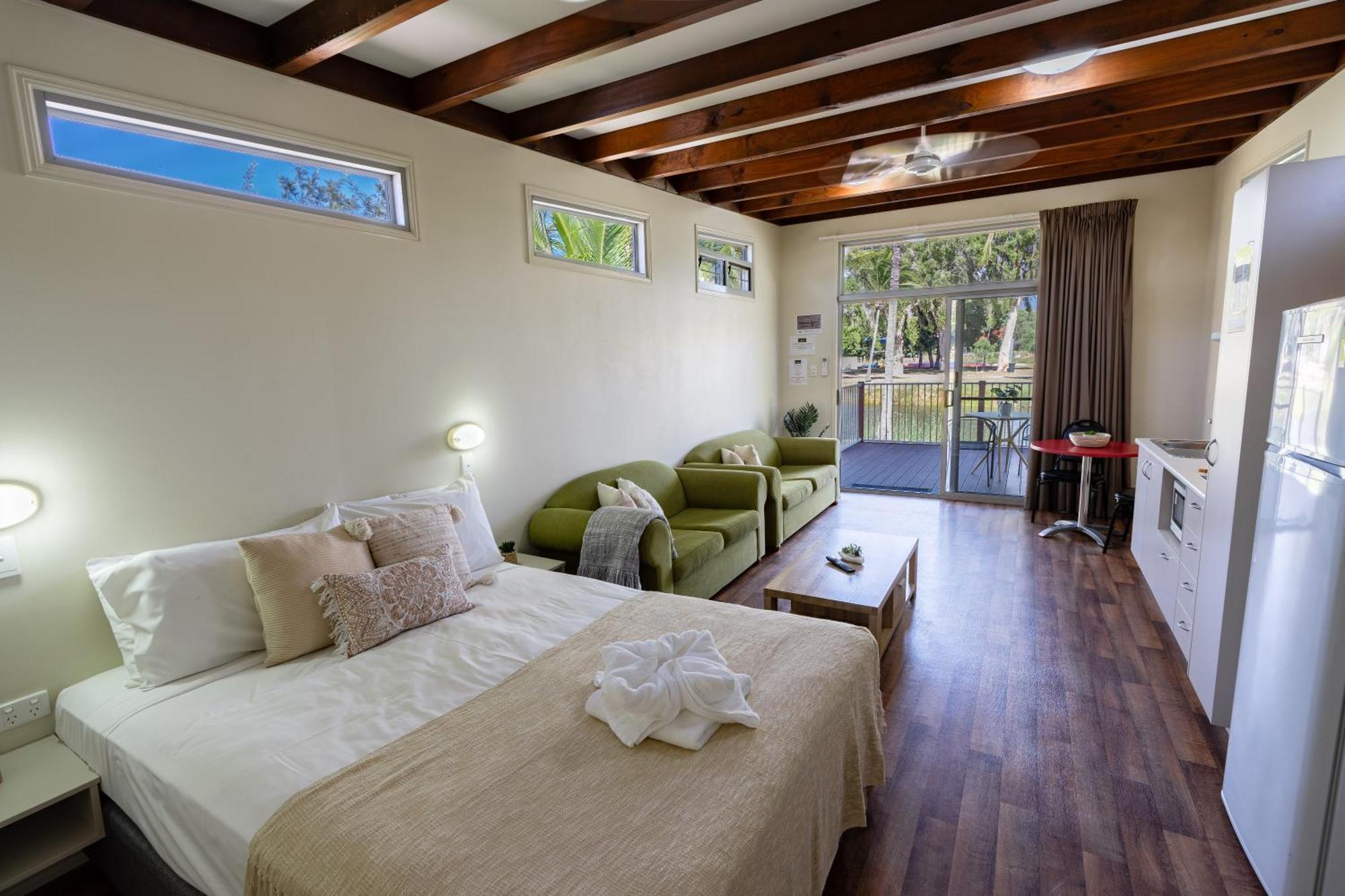 Tasman Holiday Parks - Rollingstone Esterno foto