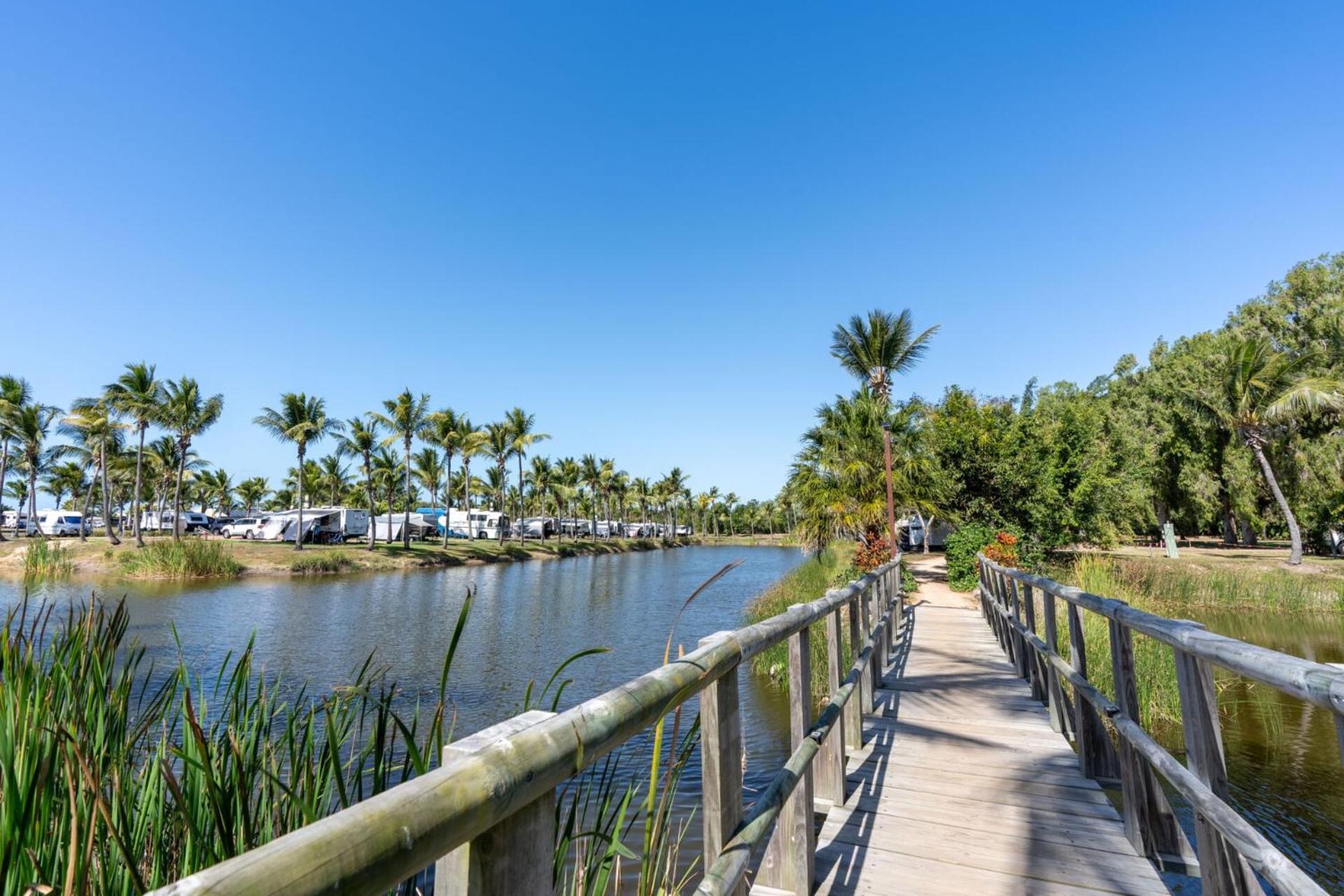 Tasman Holiday Parks - Rollingstone Esterno foto